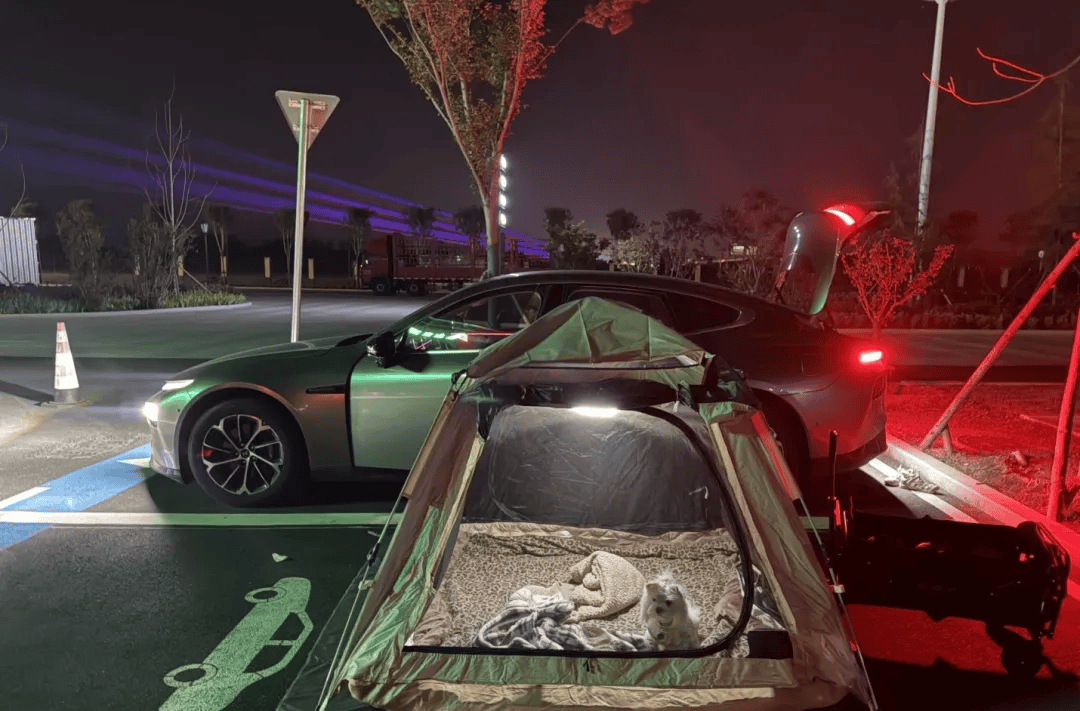 期间年轻人旅行掀起“帐篷过夜”热潮ky开元棋牌不住酒店住帐篷！国庆(图2)