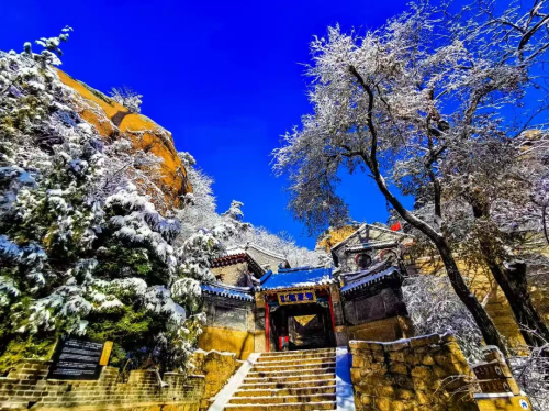 胜区文明安全旅游倡议书开元棋牌网站千山风景名(图2) 胜区文明安全旅游倡议书开元棋牌网站千山风景名(图2)